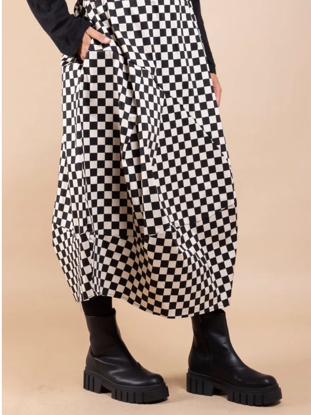 AQRL Black and White Checkered Midi Skirt